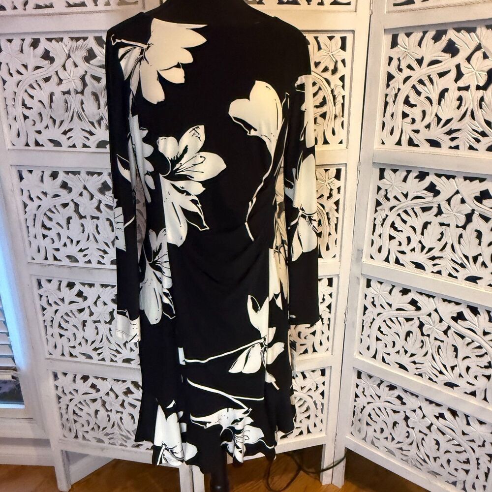 New with tags Woman Dress Black and White Size Large Chaps